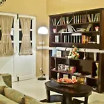 Ipienk House