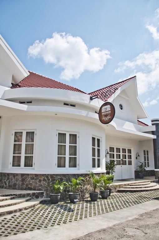 Ipienk House